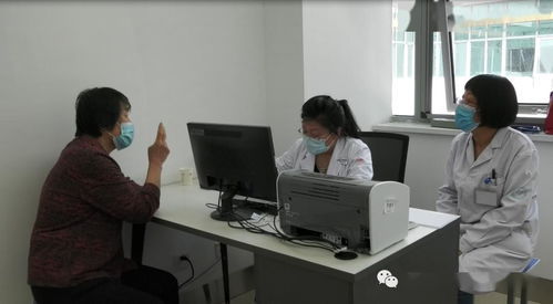 开诊首日现场直击 专家精确诊治与暖心服务赢得群众欢喜点赞，诊断技术研发助力医疗升级